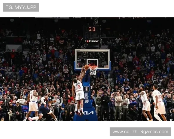 伦纳德补篮命中，快船在主场顶住压力